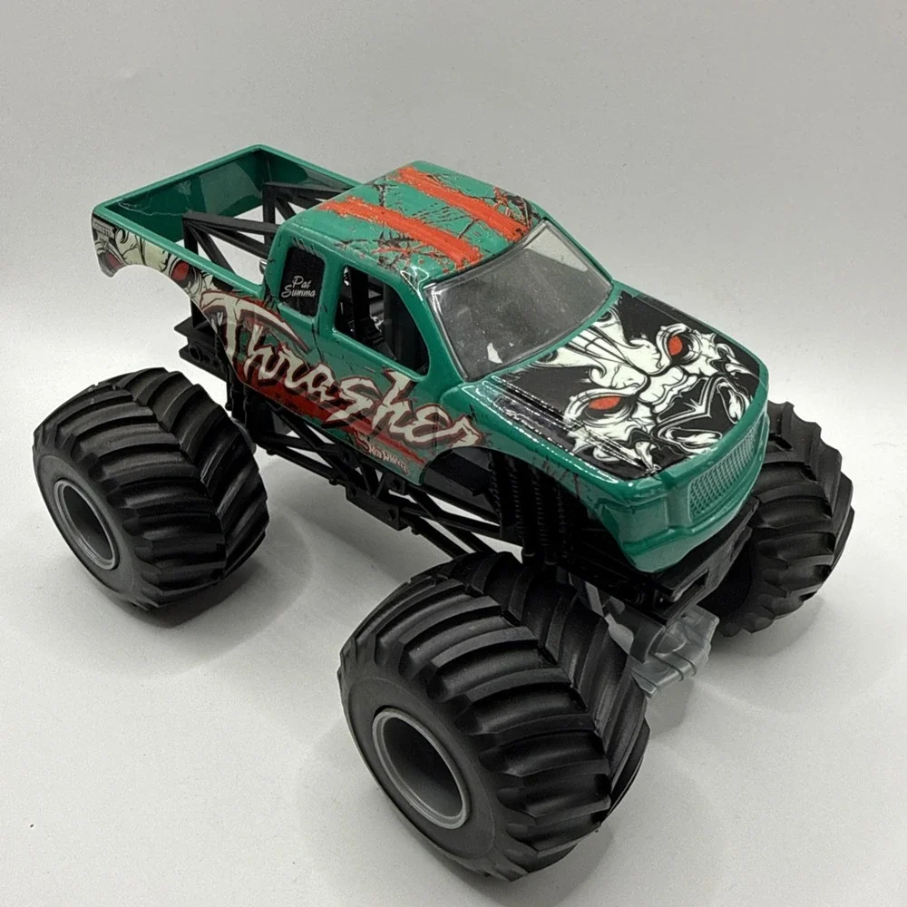 2016 Hot Wheels Monster Jam Trucks Green Thrasher True Metal 8